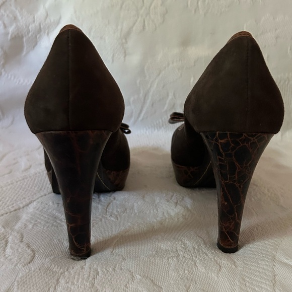 NWOT: Schuler & Sons Philadelphia - Anthropologie Brown Suede Pumps with Animal - Picture 5 of 6